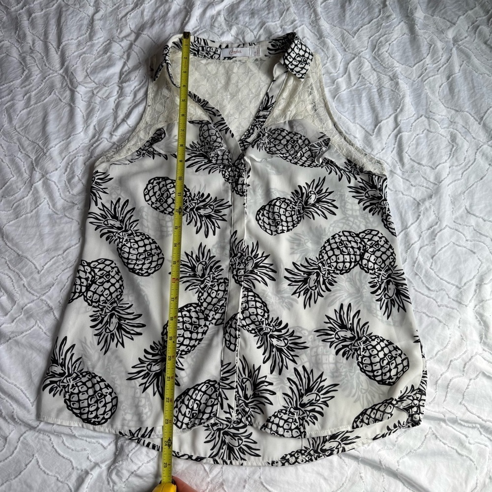 Candie’s Pineapple Print Sleeveless Top - Black & White Collared Button Up - Picture 5 of 6